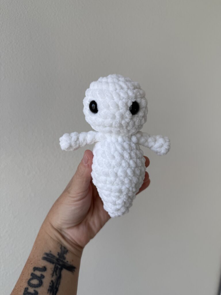 No-Sew Quick Easy Crochet Ghost – Free Crochet Pattern
